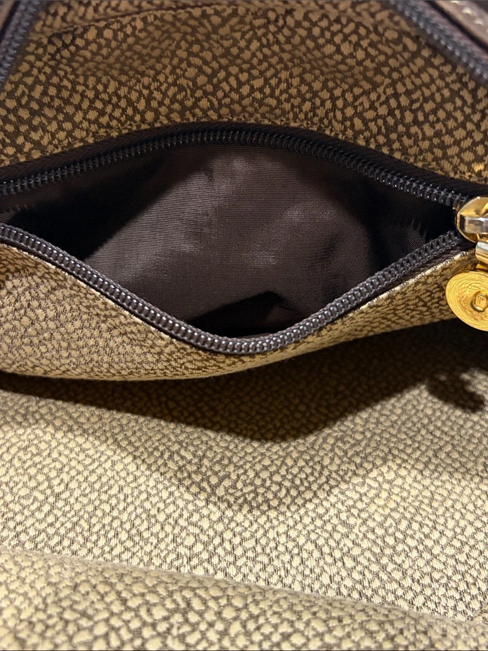 Borbonese Redwall vintage dome